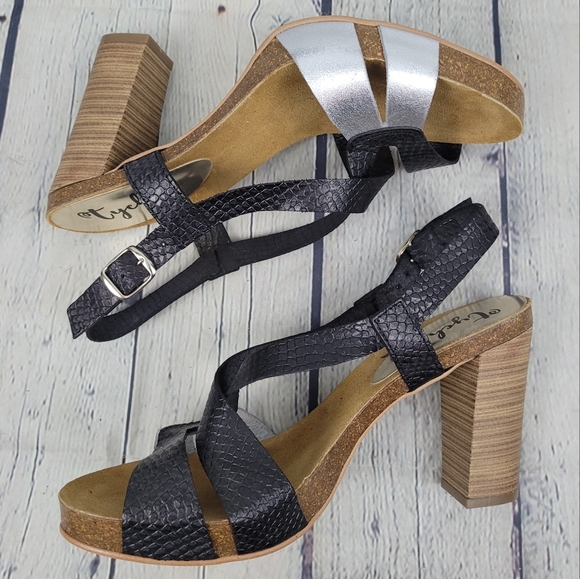 TYCHE | strappy leather open toe heeled sandals - Picture 3 of 10